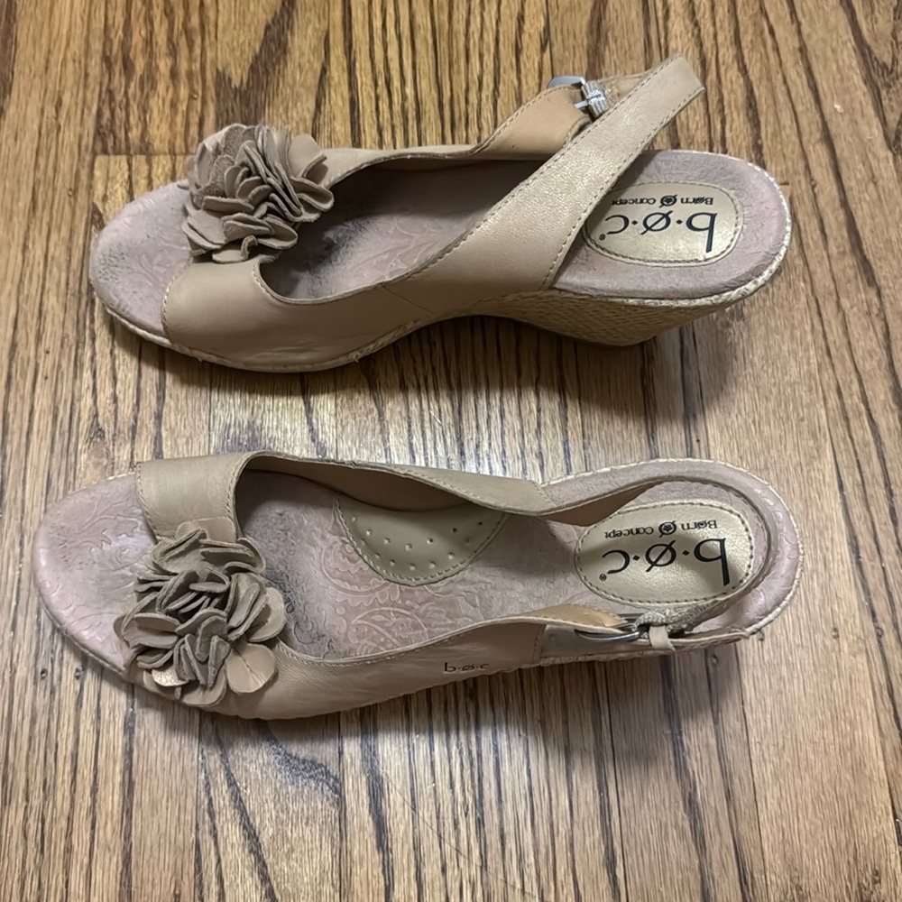 b.o.c wedge sandals